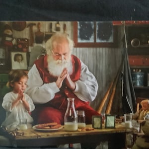 Cartão de Natal vintage Papai Noel orando com uma menina não utilizado + env