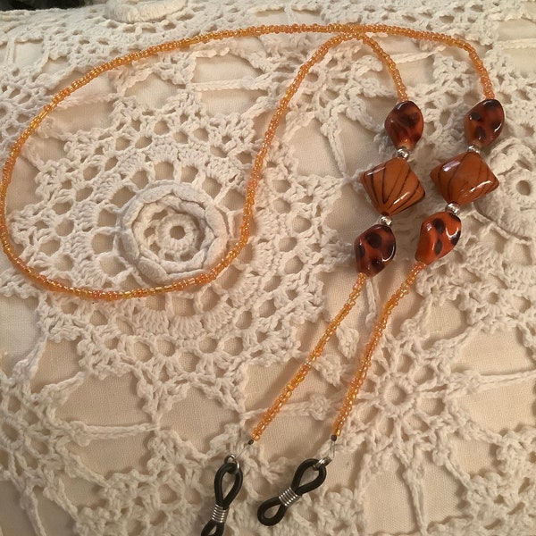 Vintage beaded eyewear chain