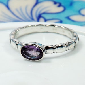 Anello con ametista viola, anello con ametista, anello ovale, anello minuscolo, anello in argento sterling 925 massiccio, per lei, regalo di nozze, taglia 9US, JPX32510