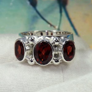 AAA Qualität Granat Ring, drei Granat Ring, Granat Ring, 925 Silber Ring, Sterling Silber Ring, Für Sie, Birthstone Ring, Granat, JPY71909