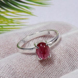 Ovale toermalijnring, 6 x 8 mm, rode toermalijnring, sierlijke ring, 925 sterlingzilveren ring, Halloween-ring, ring met steker, voor haar, JPY915D019
