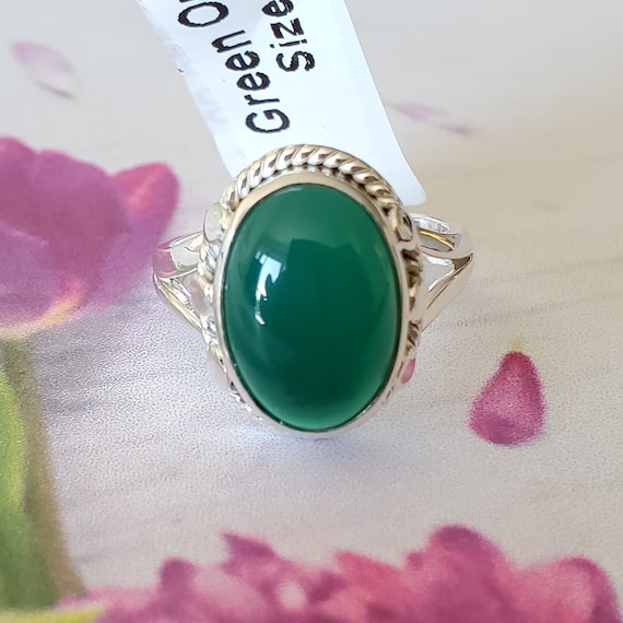 Cabochon Green Onyx Ring: Solid Sterling Silver, Size 7
