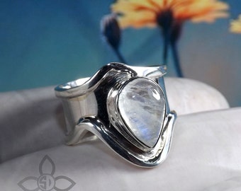 Rainbow Moonstone Ring, Moonstone Ring, Handmade Ring, Gemstone Ring, Unique Ring, Designer Ring, Girl Birthday Gift Ring, JPX1028