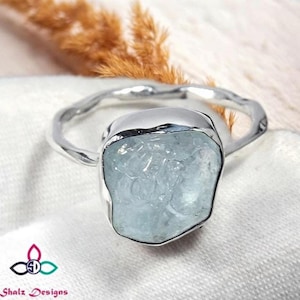Bague aigue-marine brute : bague en argent sterling 925 avec pierre de naissance du mois de mars, bague avec pierres précieuses brutes faites main, cadeau d'anniversaire parfait pour elle, JP1011
