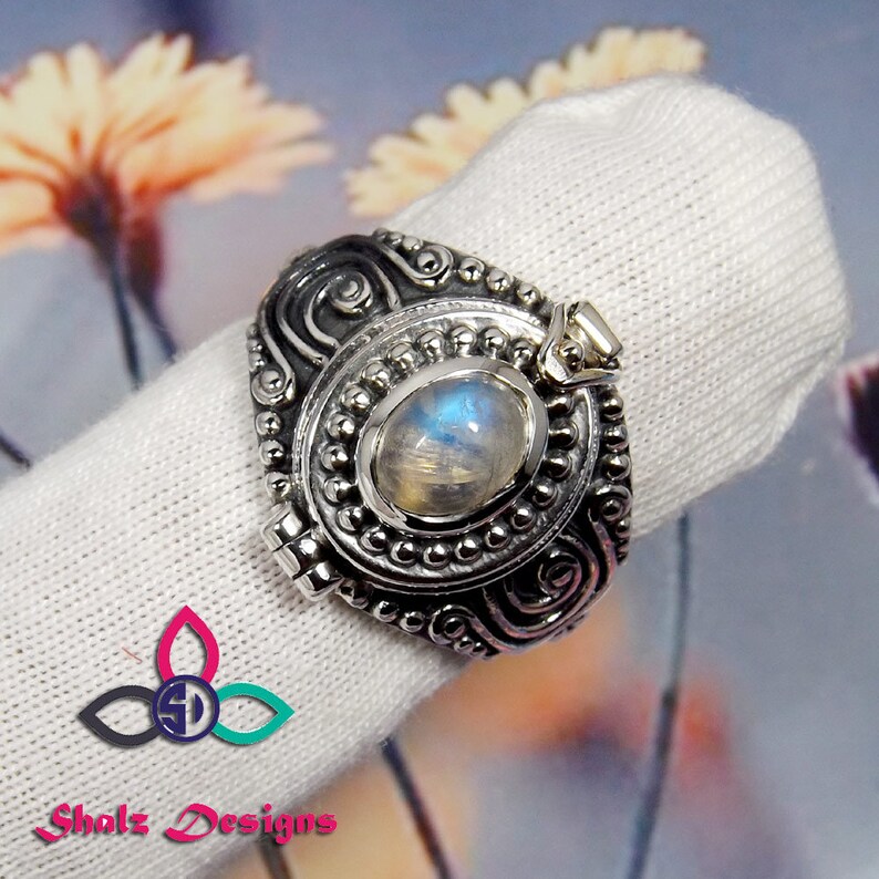 Partywear Ring Poison ring Rainbow Moonstone RIng Unique Ring Silver Poison ring Desginer Ring Gemstone Poison ring Moonstone Ring
