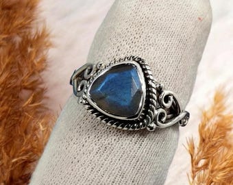 Trillion Labradorite Ring, Blue Fire Stone, 925 Sterling Silver, Birthday Gift, Black Friday Sale, Gift Idea for Her , JPY219