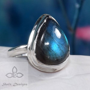 Labradorite Ring, Labradorite Jewellery, Labradorite Gemstone, 925 Silver Ring, Gemstone Ring, Blue Fire Labradorite Ring, Unique Ring