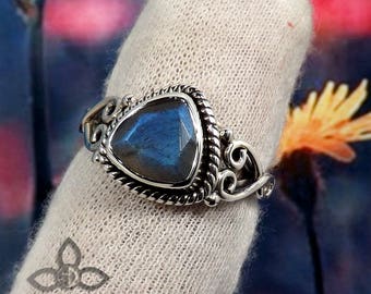 Labradorite Ring, Labradorite Stone Blue Fire Labradorite Ring, 925 Sterling Silver, Birthday Gift, Black Friday Sale,  for Her,  JPY219
