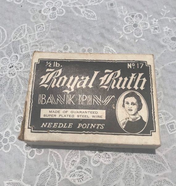 Royal Ruth Bank Pins Number 17 Original Box lcww - image 1