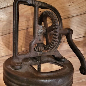 Antique Churn To Make Butter Dazey Numbered 34B Antique Country Kitchen Useful Collectible Rustic Primitive  lcww