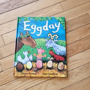 Eggday Childrens Book Funny Barnyard Animal Characters Joyce Dunbar Jane Cabrera Book lcww