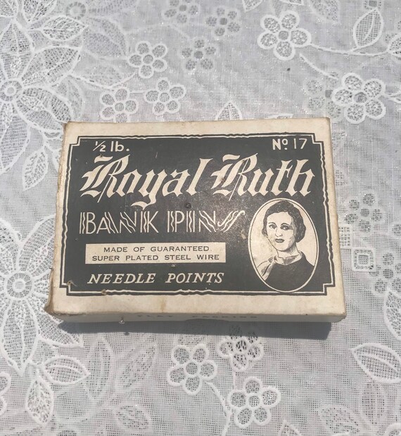 Royal Ruth Bank Pins Number 17 Original Box lcww - image 8