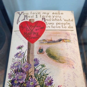 Valentine Postkarte Antikes lustiges Sammlergeschenk 1910er Jahre Rotes Herz Lila Blumen Botschaft der Liebe oder vielleicht nicht lcww