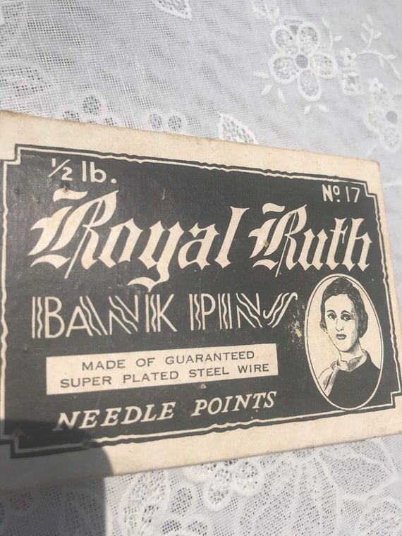 Royal Ruth Bank Pins Number 17 Original Box lcww - image 9