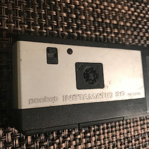 Old Camera Pocket Instamatic 30 Kodak Collectible Black Silver Style Green Button Vintage Photography lcww