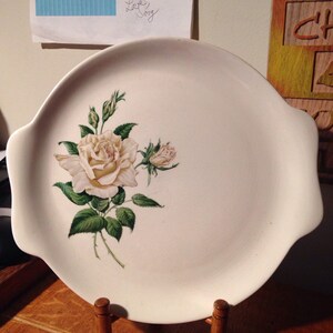 Harmony House Cremefarbe Servierplatte Griffseiten Weiße Rosen Markiert Nummeriert 4507 54z Sammlerstück Antik lcww