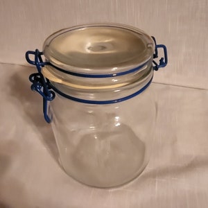 Vintage Klarglas Einmachglas mit blauem Riegel