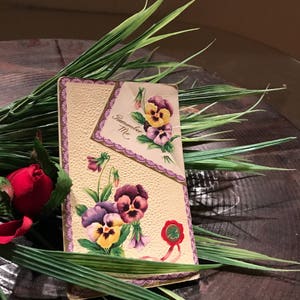 Cartão postal efêmera flores pansey antigas, lembre-se de mim, antiguidade vintage efêmera 1914 original roxo amarelo amores-perfeitos mensagem sentimental lcww