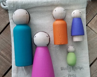 Bright Peg Doll Family with Light Wood Tone - Includes 5 Pegs