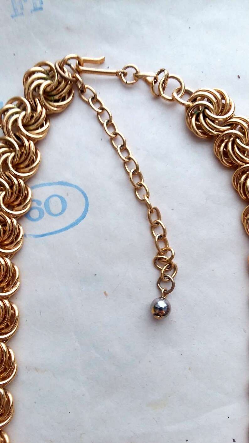 Mod Gold Tone Circle Swirl Link Choker Estate Necklace 16-19 Inch Adjustable Length Mid Century Jewelry