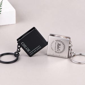 Mini llavero metálico personalizado con cinta métrica, cinta métrica retráctil, herramienta de costura portátil personalizada, regalo para sastre, regalo de herramienta de costura de bolsillo