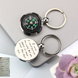 Petit accessoire pour clé boussole, écriture manuscrite personnalisée, porte-clé pour accessoire de camping, cadeau d'anniversaire