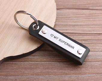 Hand Crafted Leather Keychain - Personalized Stamp Leather Keychain -Anniversay Gift for Men -Graduation Gift -Groomsmen Gift-Gift to him