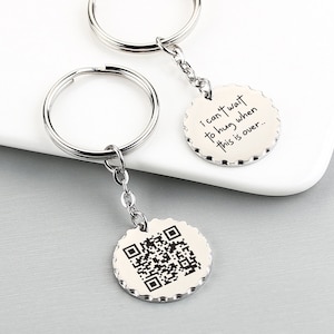 Aangepaste QR-code sleutelhanger, echte handschriftsleutelhanger, aangepaste roestvrijstalen vetersleutelhanger, cadeau voor familie, verjaardagscadeau
