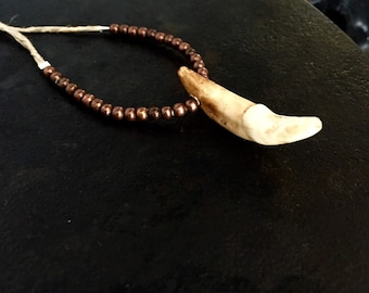 Collar de dientes de lobo con cuentas de cobre, collar de dientes de lobo para hombre, collar de lobo, collar de dientes de animal, joyería de dientes de lobo, joyería de lobos para hombre