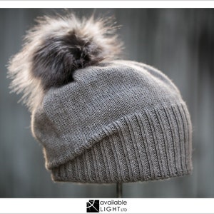 HAT KNITTING PATTERN - Twist And Slouch