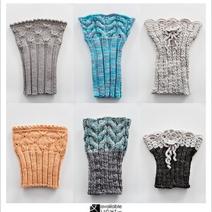 Puede incluir: Seis pares de calentadores de brazo de punto en varios colores y patrones. Los calentadores de brazo están hechos con diferentes patrones de punto, incluyendo punto de cable, encaje y puntos texturizados. Los calentadores de brazo se muestran sobre un fondo blanco.
