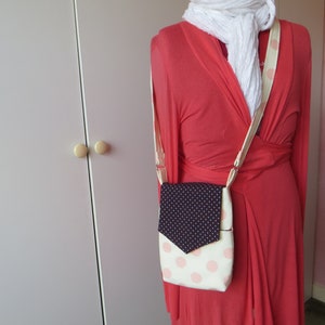 Essential cross body bag