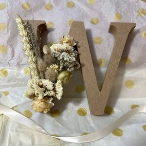 Set of 3 Floral letters dried flowers on freestanding natural wooden letter 画像 5