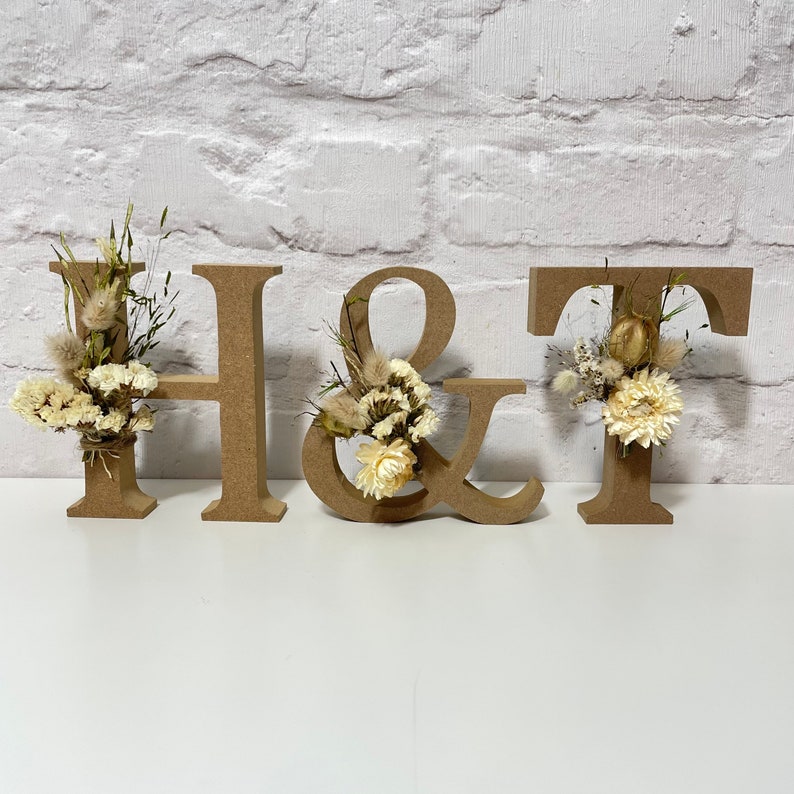 Set of 3 Floral letters dried flowers on freestanding natural wooden letter 画像 4
