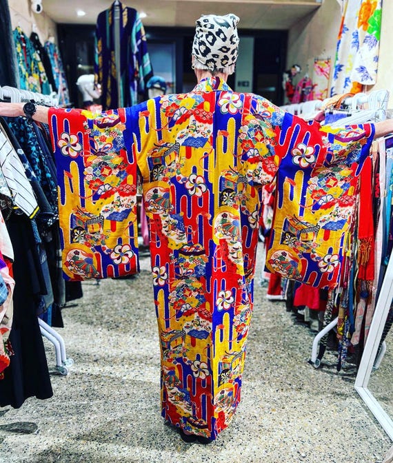 Circa 1920's - 30s Silk Kimono Goshoguruma Fortune Pattern (Yellow x Blue)