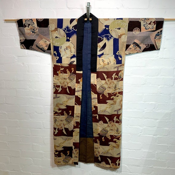 SOLD / Circa 1920-30s Men's Juban Kimono: Kabuto(Samurai helmet), Hawk, Mt. Fuji, Drum, Crane, and Pine Trees