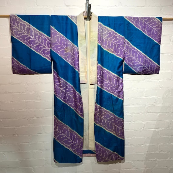 Circa 1920s Vintage Silk Nagajuban Kimono: "Tokkofuji"(独鈷藤) Wisteria Stripe Pattern Tie-dye,Blue x Lilac Purple