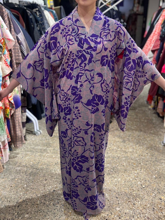SOLD / Circa 1920s Vintage Silk Purple Summer Kimono, No lining(Hitoe)
