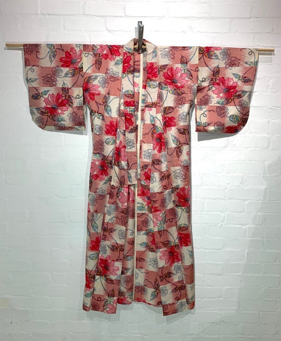 SOLD / Circa 1920-30s Vintage Silk Meisen Ikat Flat Woven Kimono: Pink x white x grey Checker with Abstract Pink Margaret flower