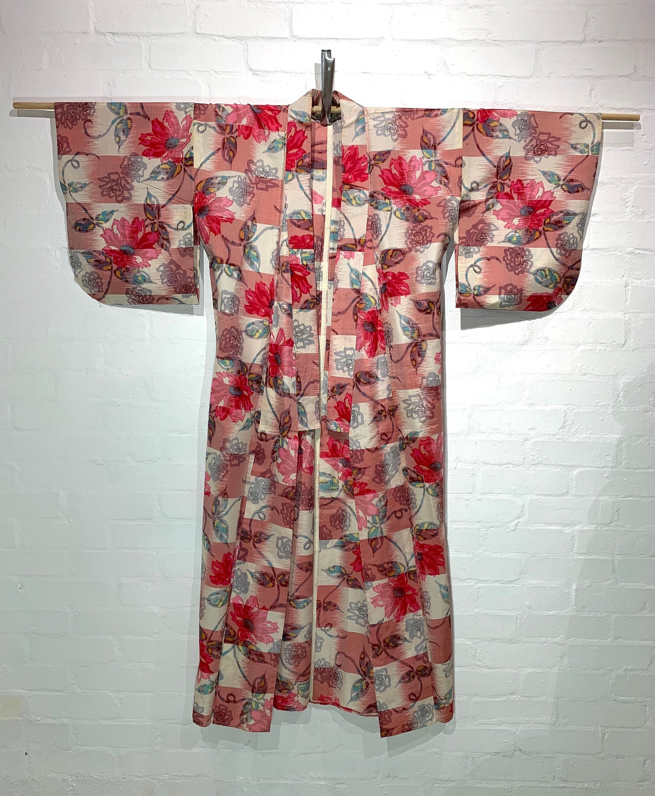 SOLD / Circa 1920-30s Vintage Silk Meisen Ikat Flat Woven Kimono: Pink ...