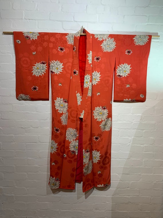 Circa 1920-30's Dahlia & Kozuchi Water Wheel (小槌水車) : Red Momi 紅絹) lining