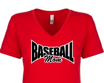 Camisa ajustada con cuello en V para mamás de béisbol. Orgullosa mamá de béisbol. Regalo para ella. Regalos para mamás. Camisetas de béisbol para mamás de equipo. Regalos para mamás de equipo.