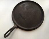 No. 9 Cast Iron Griddle, Vintage Kitchen, Retro, Pot and Pan, Unmarked, Cookware, Caste Iron, Cowboy Skillet, Pioneer Cookware