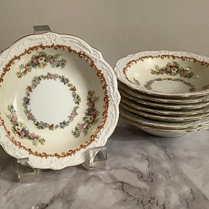 NORITAKE FRUIT BOWLS...Set of 8...Floral Design, Scalloped, Gold Trim and Edging...5 1/2&quot;...1930s/1940s…Gorgeous! #000