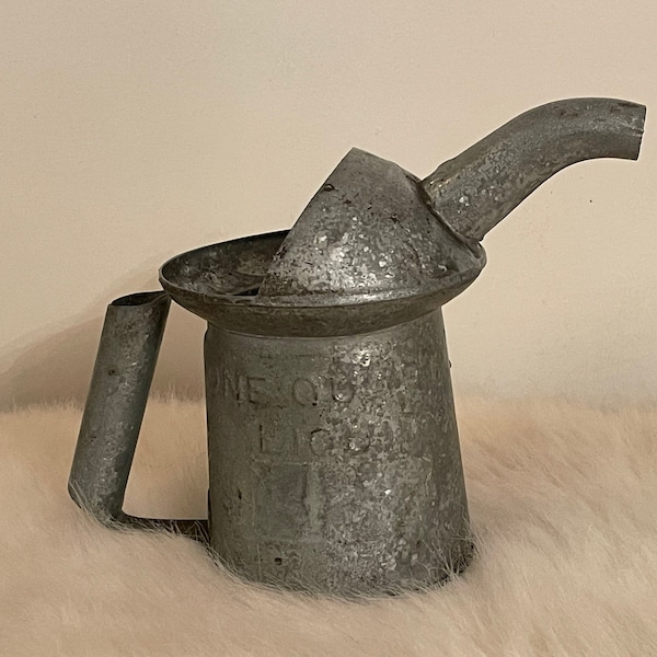 N.Y.C OIL CAN…One Quart Liquid…1930s…Galvanized Steel…Aged Metal…Hollow Handle/Curved Pourer…Rustic Decor/Garage Memorabilia