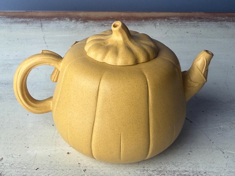 World Treasure Yixing Clay Teapot - Thumbnail 5