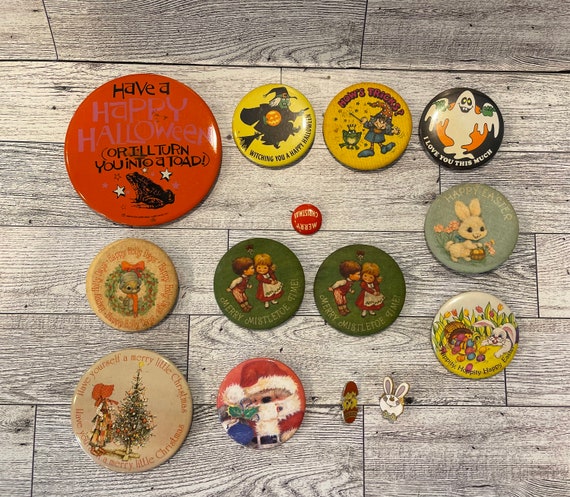 14 HOLIDAY BUTTONS…Vintage Lot…Halloween, Christm… - image 1