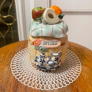 SPICE STORAGE JAR…Covered Jar…Tea Set Design…”Spices”…Avocado, Apple & Orange Finial…Plaid Picnic Blanket…Flowers…Barrel Design…Vintage #943