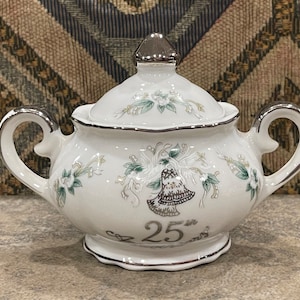 25th SILVER ANNIVERSARY Sugar Bowl…Lefton China…White Flowers, Green Leaves…Anniversary…Handles…Wedding Bells & Doves…China…1135…1960s #523