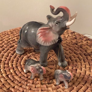 ELEPHANT FAMILY FIGURINES…Mother with Two Babies…Attached with a Gold Chain…Felted Feet…Collectible Figurines…Rare! 1960s/70s #223